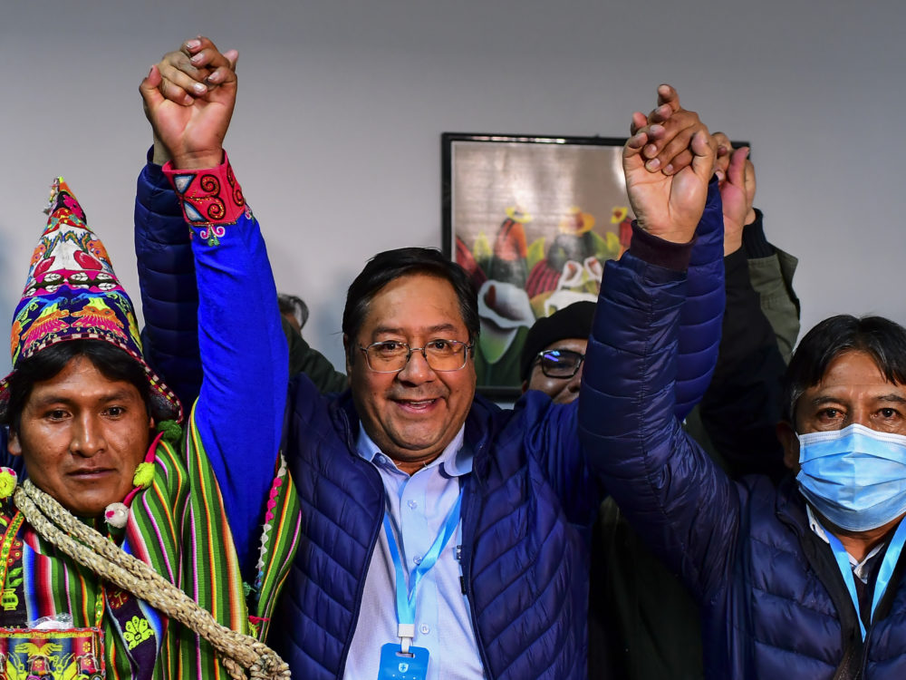 Movimiento al Socialismo gana elecciones en Bolivia con el 55,10% de los votos La Paz. TELESUR