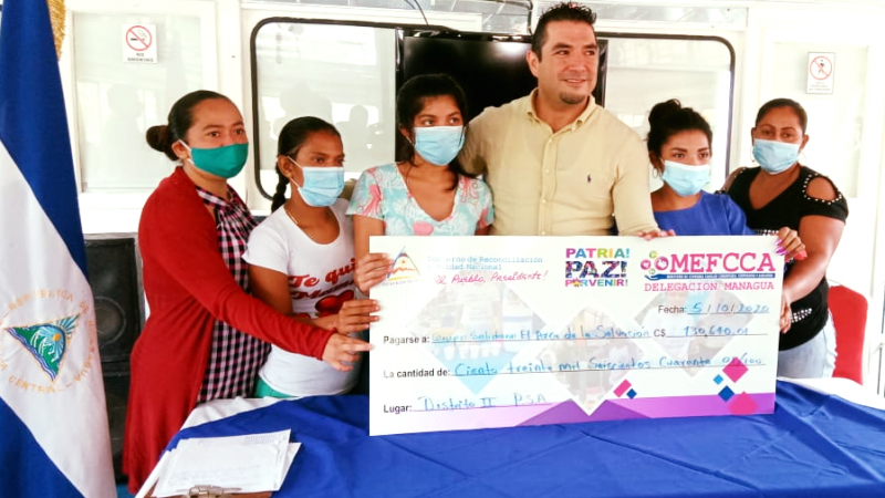 Mujeres siguen recibiendo financiamiento Managua. Radio La Primerísima
