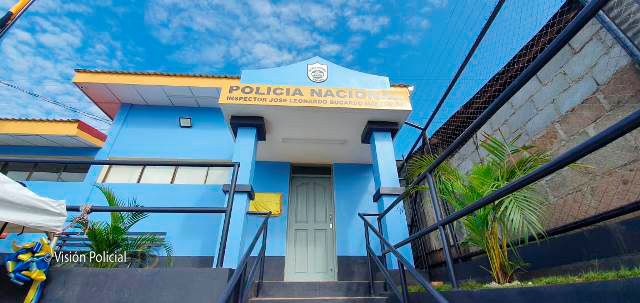 Pobladores de Muelles de Los Bueyes estrenan nueva estación policial Managua. Radio La Primerísima
