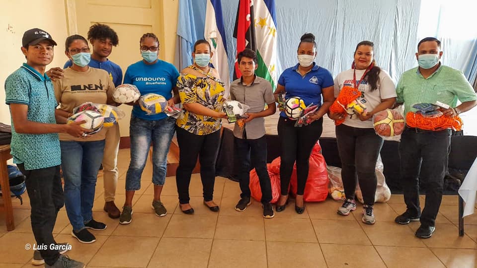 Entregan material deportivo a consejos municipales de juventud en el Caribe Managua. Radio La Primerísima