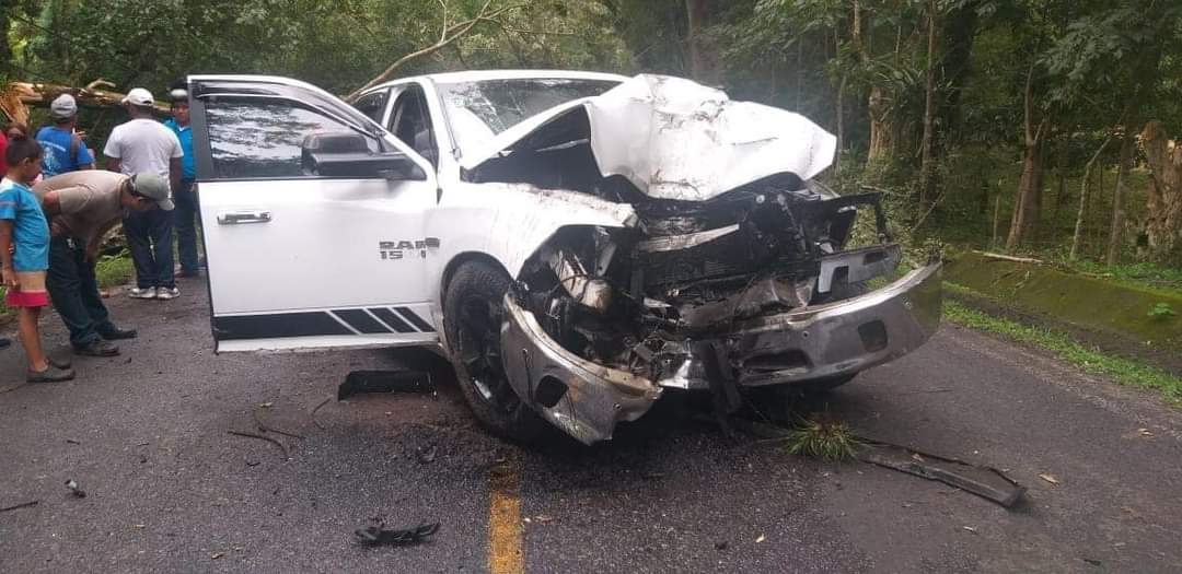 Seis lesionados tras colisionar camioneta contra árbol en El Tuma-La Dalia Managua. Radio La Primerísima