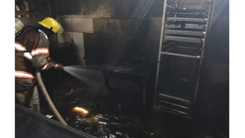 Cuatro personas resultaron con quemaduras en incendio en Managua Managua. Radio La Primerísima