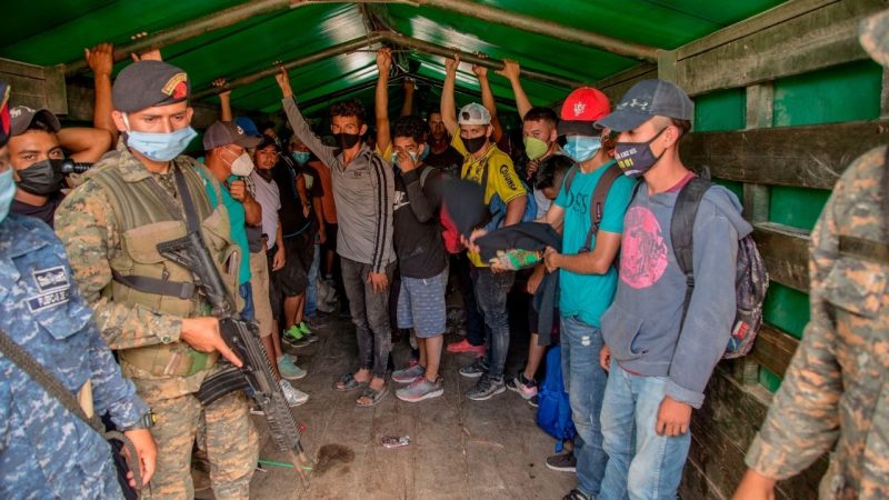 Honduras captura traficantes de personas involucrados en caravana de migrantes
