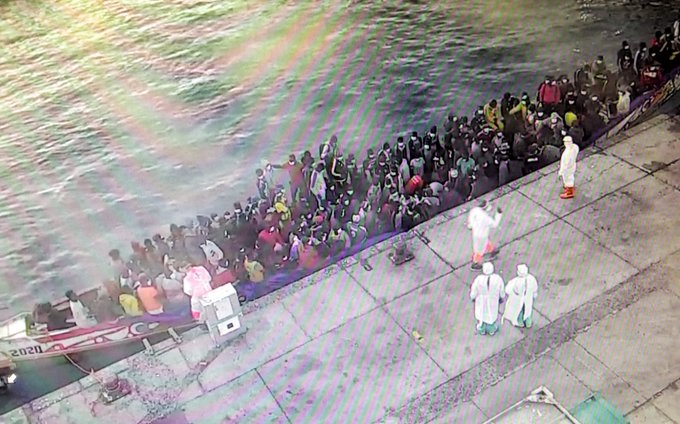 Llega una patera a Tenerife con 195 migrantes Tenerife. Agencias