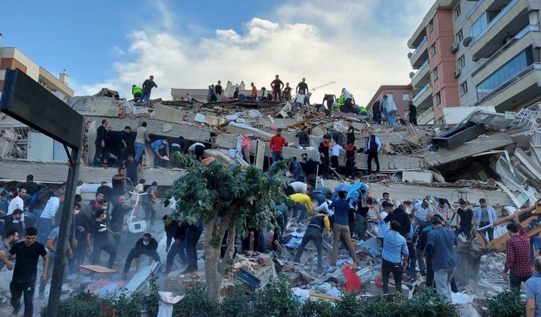 Fuerte terremoto sacude Grecia y Turquía y provoca tsunami   Atenas. Agencias
