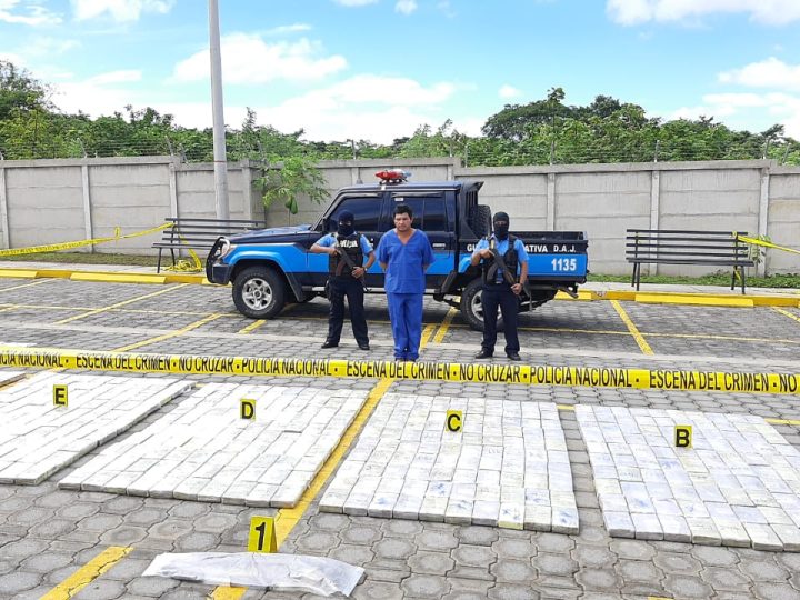 Policía presenta a narco que transportaba media tonelada de cocaína Managua. Jerson Dumas/ Radio La Primerísima