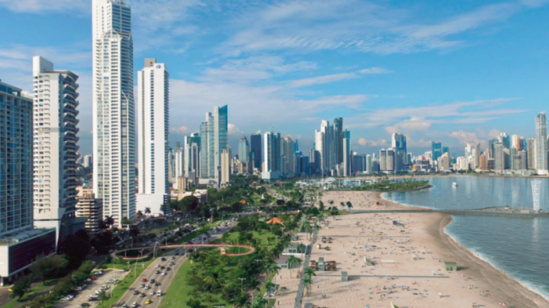Reabren las playas y vuelven los paseos dominicales en Panamá Ciudad de Panamá. Prensa Latina.