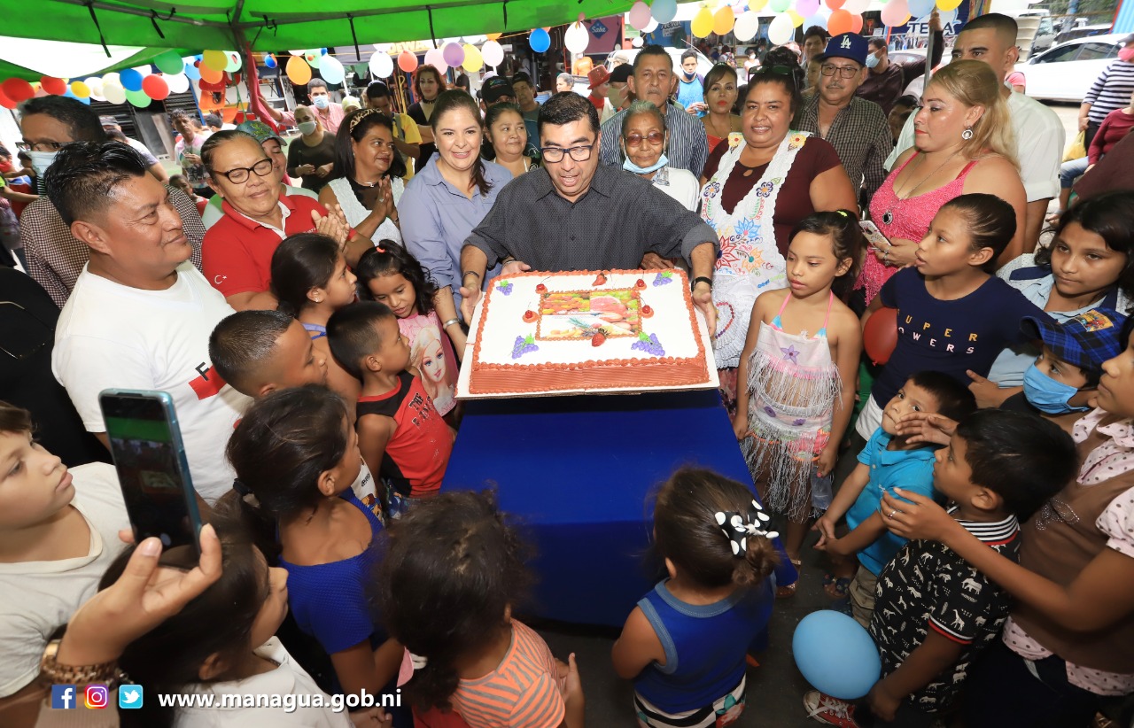 Comerciantes celebran 41 aniversario del mercado Israel Lewites Managua. Radio La Primerísima