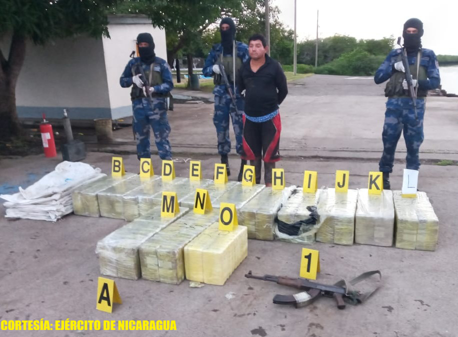 Fuerza Naval incauta 420 tacos de cocaína en Chinandega Managua. Radio La Primerísima