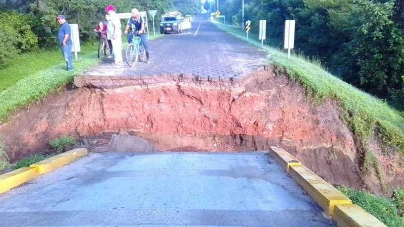 Colapsa puente en Achuapa Managua. Radio La Primerísima