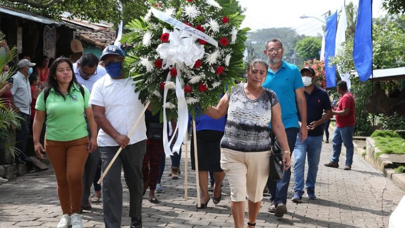 Nicaragüenses rinden honores al General Benjamín Zeledón Managua. Radio La Primerísima