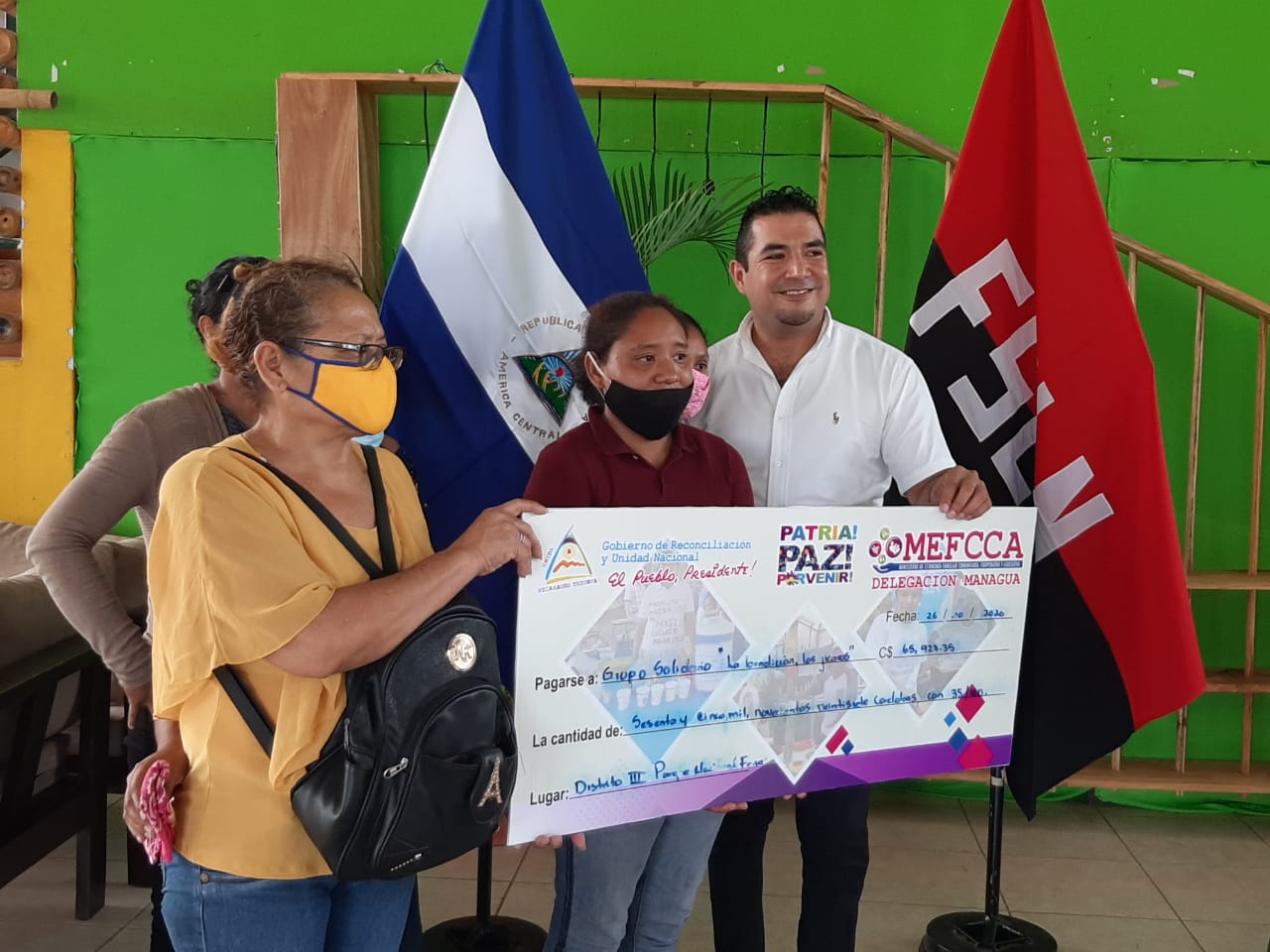 MEFCCA entrega bono a emprendedores de Managua Managua. Ingrid Canda/Radio La Primerísima