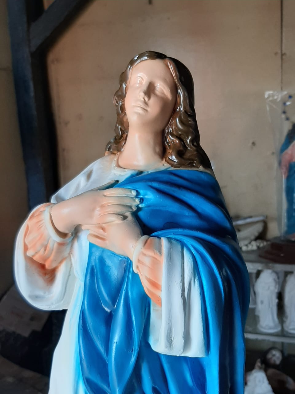 Comerciantes reportan ventas bajas de imágenes de Virgen María Managua. Por Jaime Mejía/Radio La Primerísima