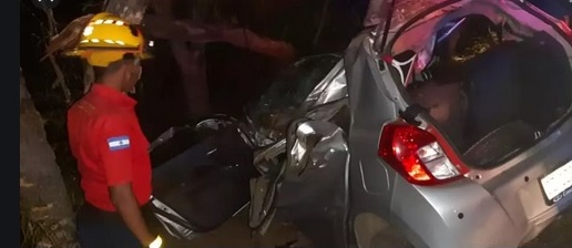 Ciudadano de tercera edad se salva de milagro en accidente en carretera nueva a León Managua. Por Rebeca Flores/Radio La Primerísima.
