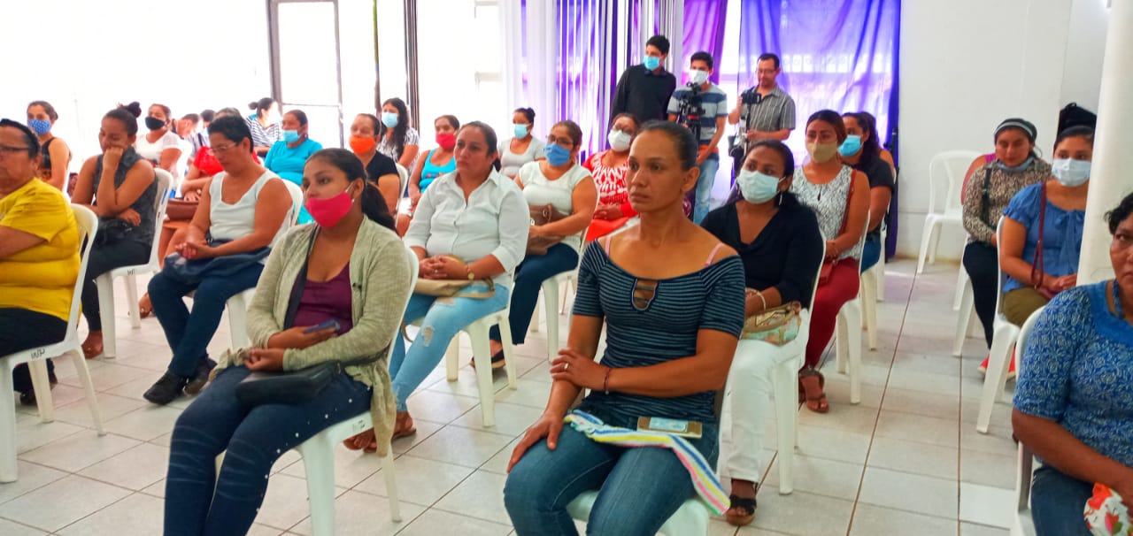 MEFCCA entrega microcréditos a emprendedores de Carazo Jinotepe. Por Manuel Aguilar/Radio La Primerísima