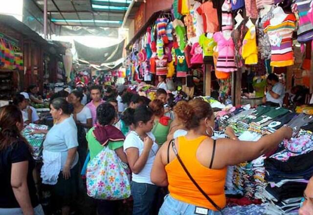 Unos 3 mil contenedores de productos importados ingresan en mercados capitalinos Managua. Por Danielka Ruíz/Radio La Primerísima