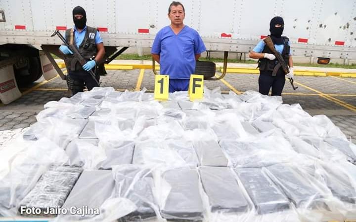 Panameño llevaba 77 kilos de cocaína escondidos en furgón Ciudad Panamá. Radio La Primerísima