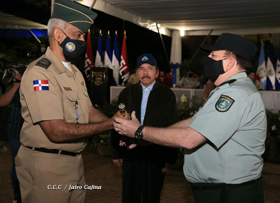 Ejército de Nicaragua entrega presidencia CFAC a Dominicana Managua. Radio La Primerísima
