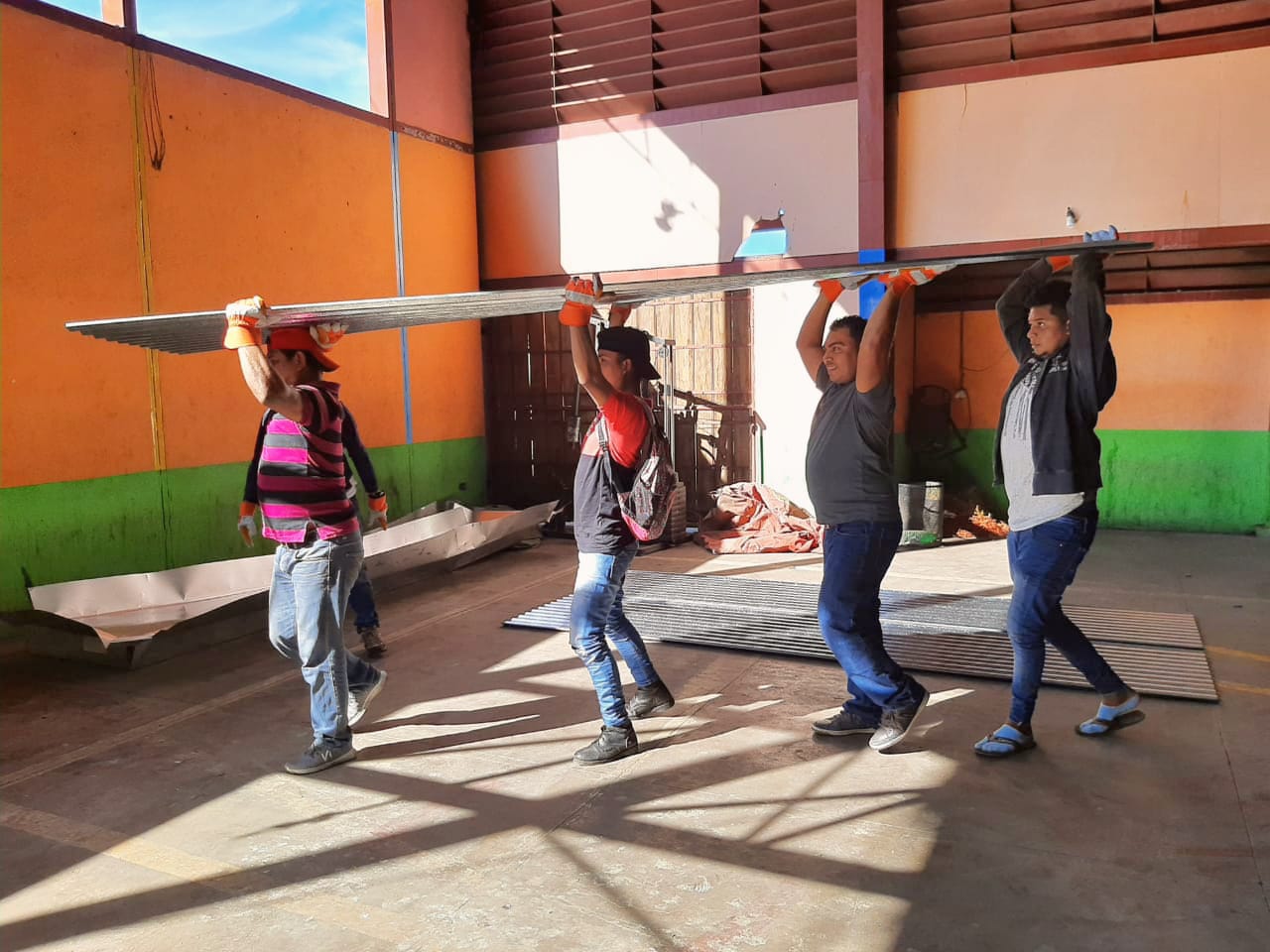 Familias de Bilwi continúan recibiendo Plan Techo Managua. Radio La Primerísima
