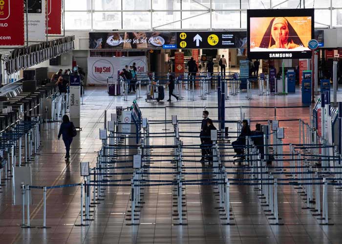 Chile anuncia reapertura de aeropuerto principal Santiago de Chile. AP