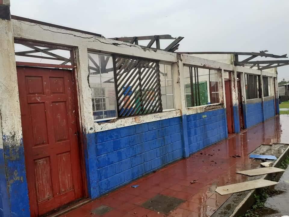 Inician restauración de centros escolares afectados por huracanes Managua. Radio La Primerísima