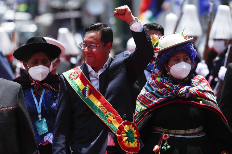 Manos indígenas devuelven la democracia a Bolivia La Paz. Agencias.