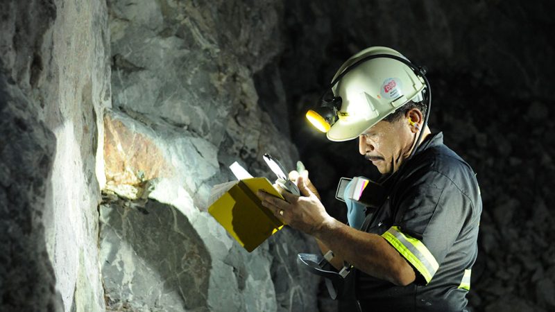 Autoridades piden parar trabajos de la minería artesanal por amenaza de Eta RACCN. Gilberto Artola.