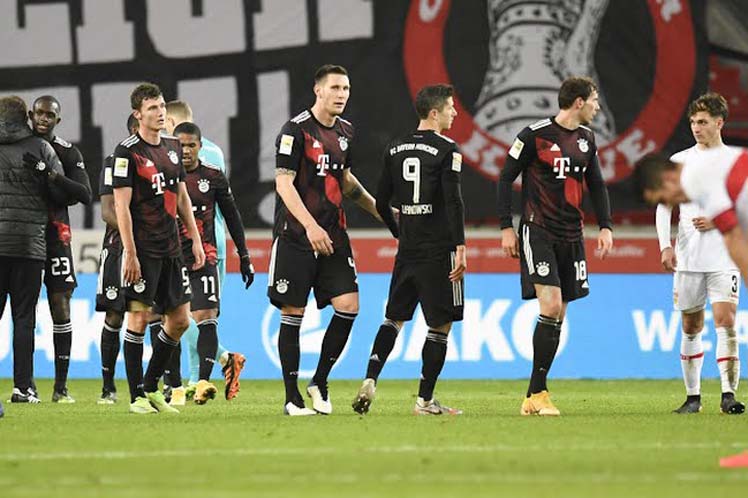 Club Bayern sigue firme en la cima de Liga alemana Stuttgart, Alemania. Prensa Latina