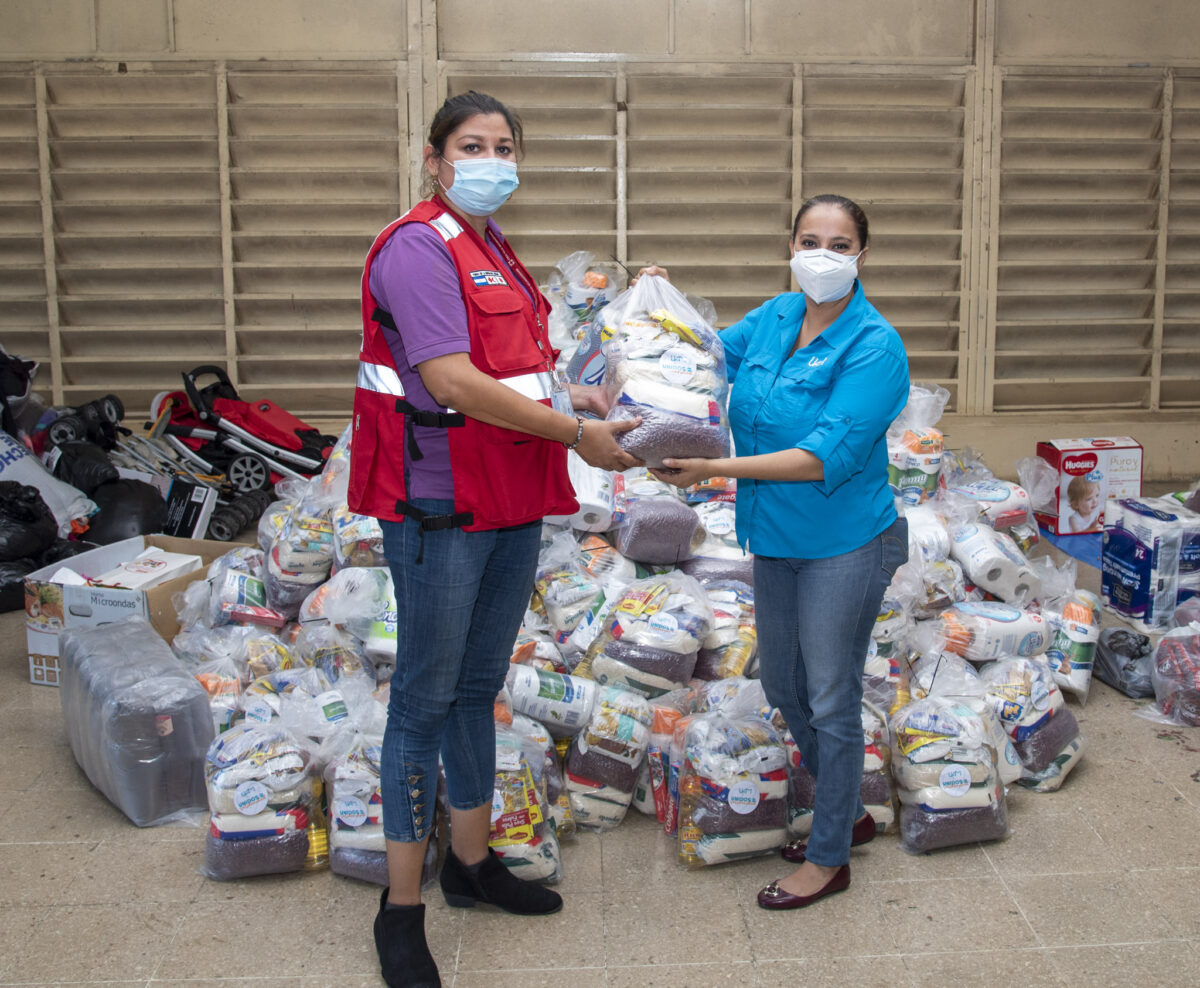 Entregan donación para familias afectadas por huracanes Managua. Radio La Primerísima