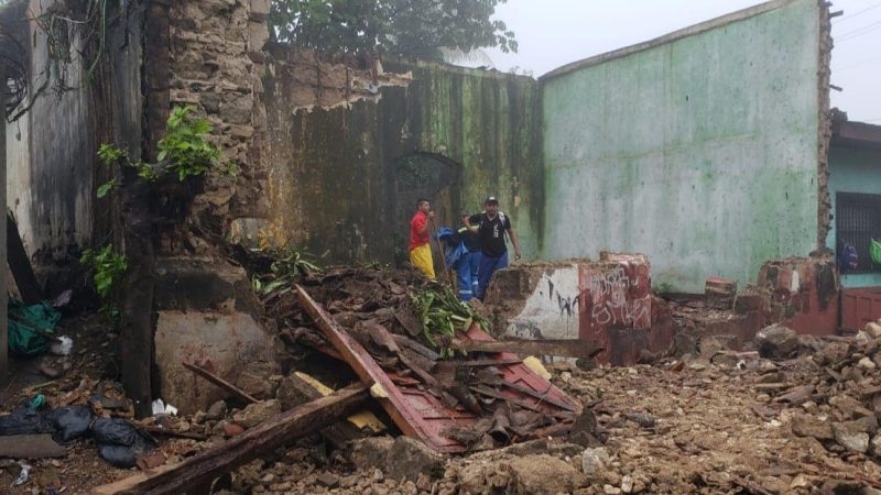 Colapsa casa que estaba abandonada en municipio de Jinotepe Jinotepe. Por Manuel Aguilar/Carazo/Radio La Primerísima
