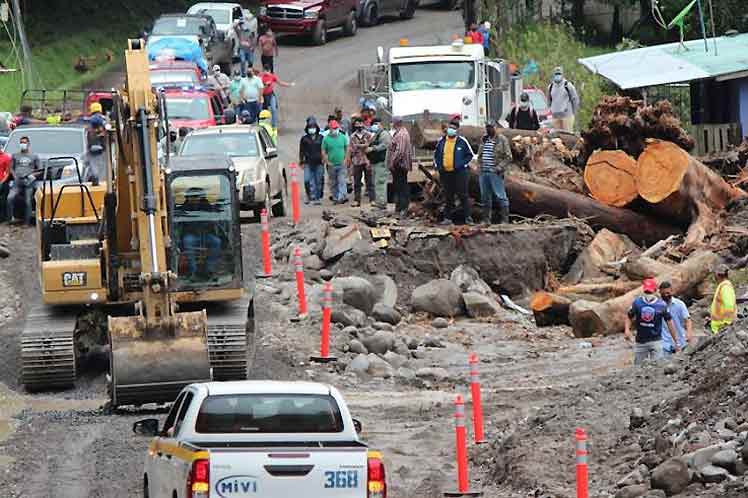 Avanza rehabilitación de carreteras en Panamá tras impacto de Eta Ciudad Panamá. Prensa Latina