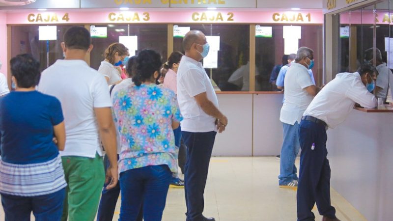 Trabajadores del MINSA reciben salario adelantado Managua. Radio La Primerísima
