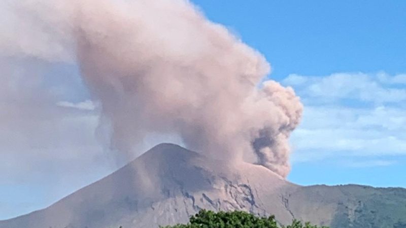 Volcán Telica mantiene emanación de cenizas Managua. Radio La Primerísima