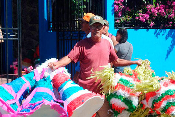 Gobierno distribuye piñatas para la niñez en todo el territorio Managua. Radio La Primerísima