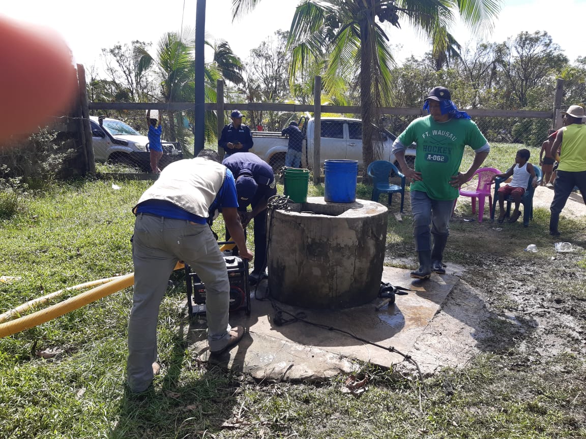 Limpieza de pozos continúa en Bilwi Managua. Radio La Primerísima