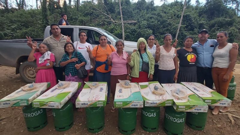 Gobierno continúa entrega de cocinas en Caribe Norte Managua. Radio La Primerísima