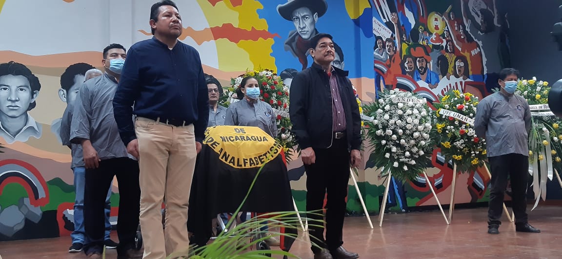 Homenaje póstumo al profesor Miguel de Castilla Managua. Radio La Primerísima
