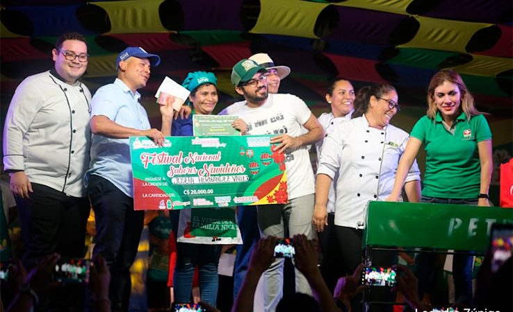 Segoviana gana concurso navideño de cocina con gallina india asada Managua. Radio La Primerísima