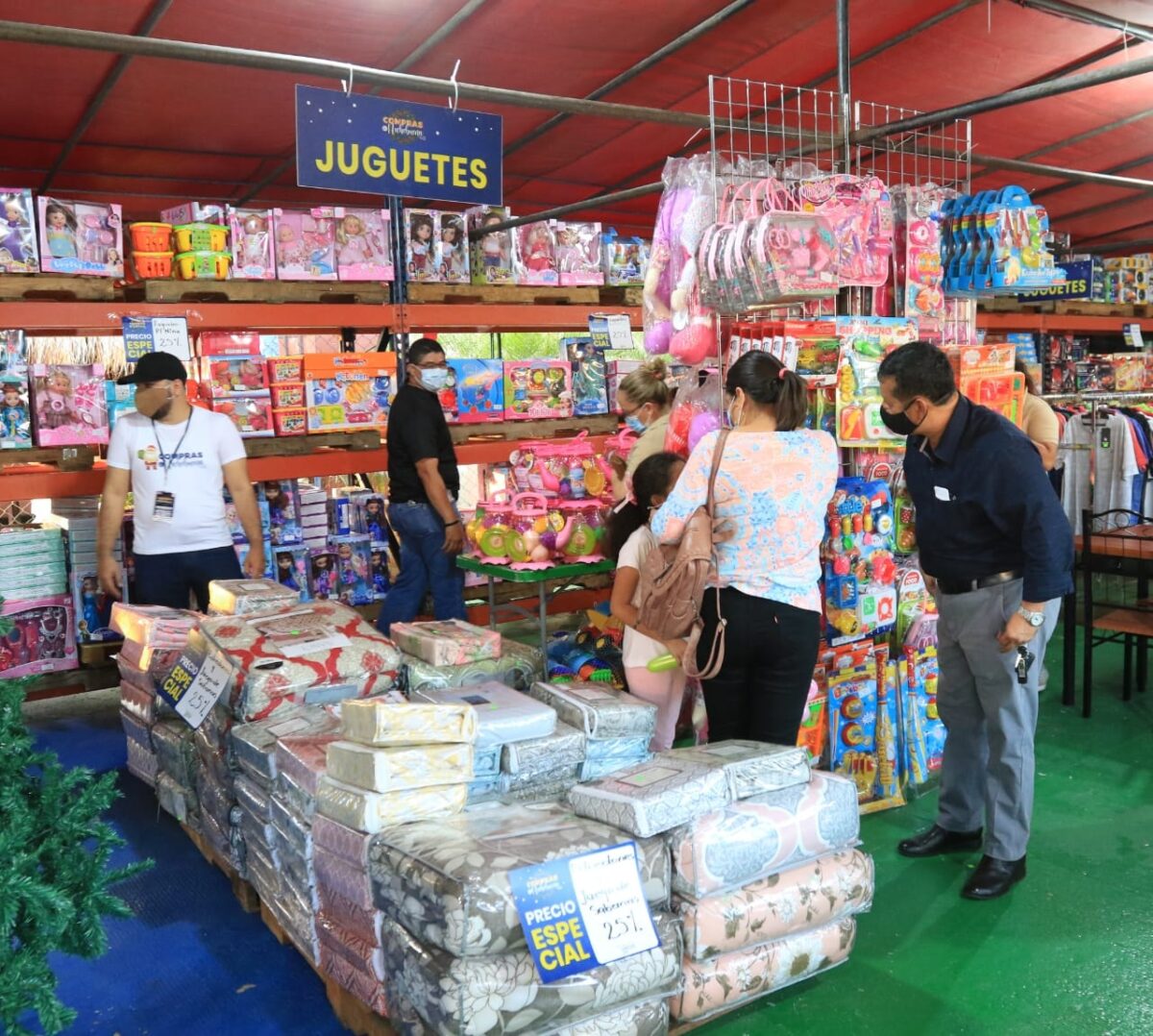 Ocho empresas ofertan sus productos en la feria de nochebuena Managua. Radio La Primerísima