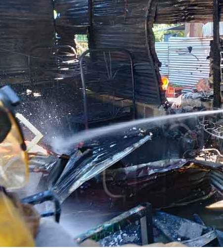 Incendio deja sin hogar a familia capitalina Managua. Radio La Primerísima
