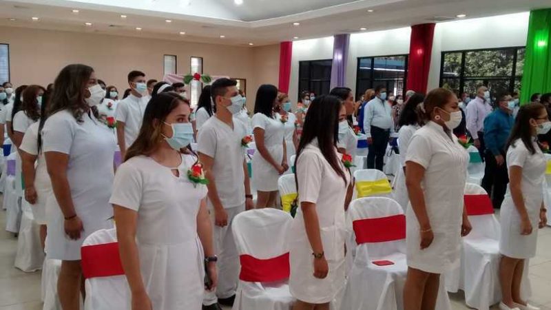 Silais Managua realiza graduación de 44 auxiliares de enfermería Managua. Radio La Primerísima