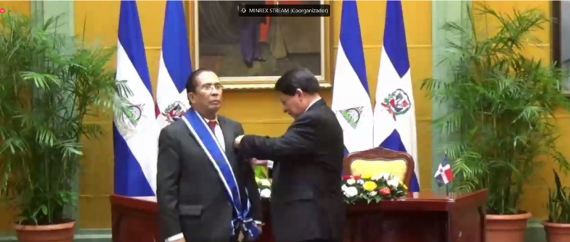 Orden José de Marcoleta para embajador de República Dominicana Managua. Radio La Primerísima