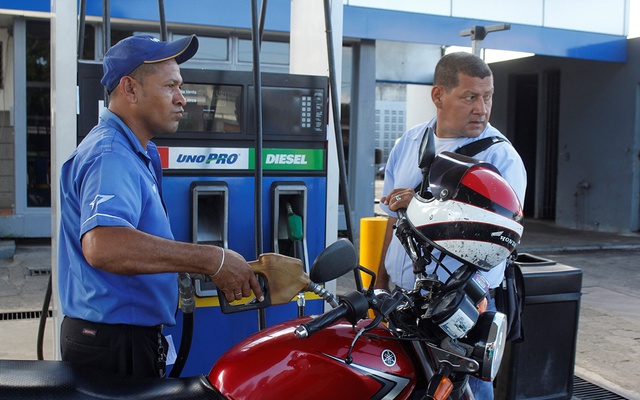 Suben precios de los combustibles Managua. Radio La Primerísima