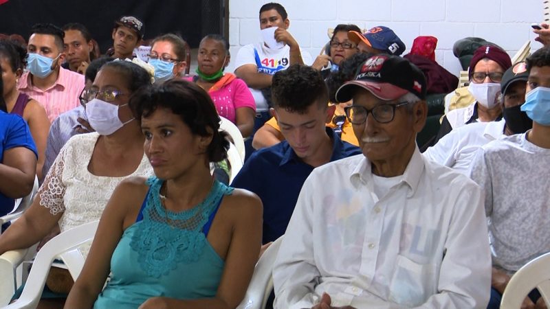 Adultos mayores reciben pan del saber y cursos de emprendedores Managua. Radio La Primerísima