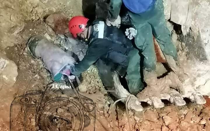 Rescatan cuerpo de otro de los güiriseros atrapados en mina Managua. Radio La Primerísima