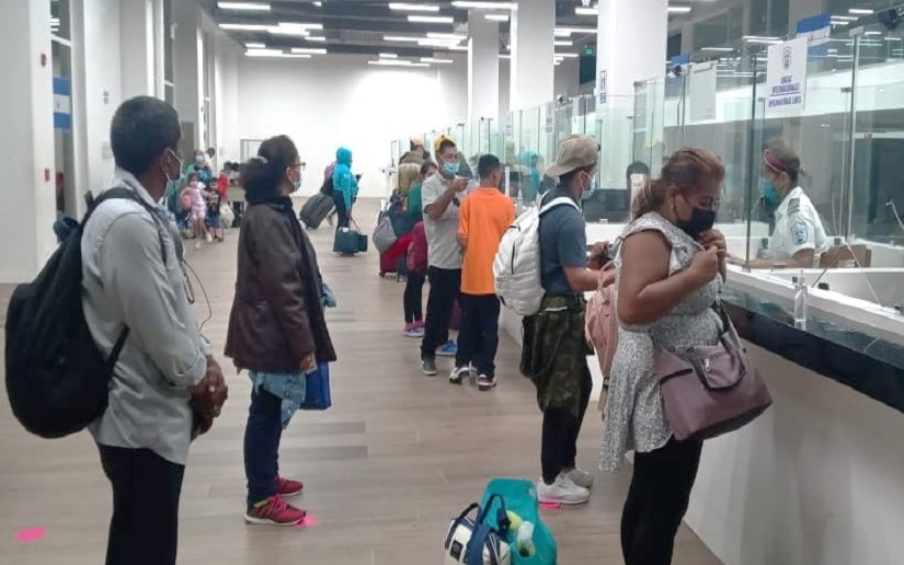 Llega nuevo grupo de repatriados procedentes de Panamá Managua. Prensa Latina