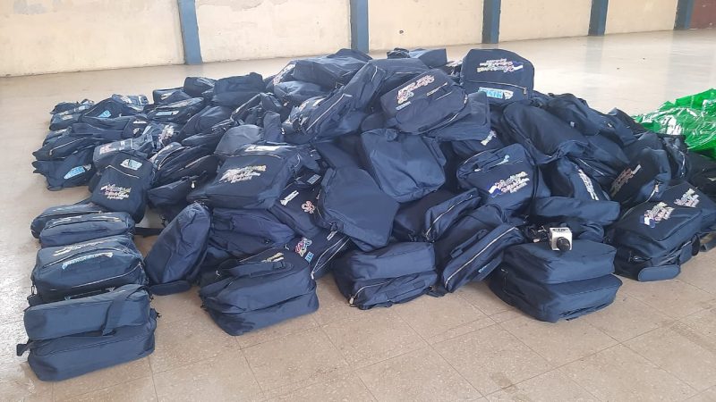 Inicia distribución de mochilas y maletines escolares Managua. Por Douglas Midence/Radio La Primerísima