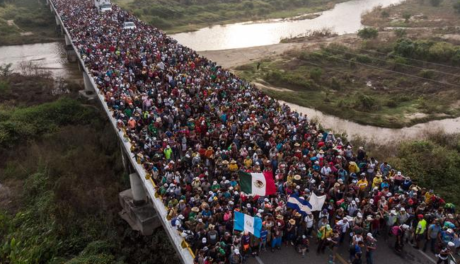 Soldados hondureños y guatemaltecos detendrán caravana de migrantes Tapachula, México. Reuters