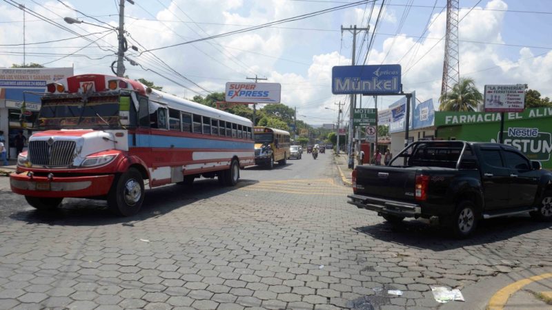 Niña en estado de grave tras caer de bus Managua. La Primerísima 