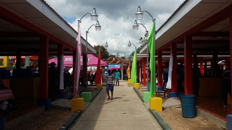 Inauguran kioscos en el parque de ferias de Bilwi Managua. Radio La Primerísima